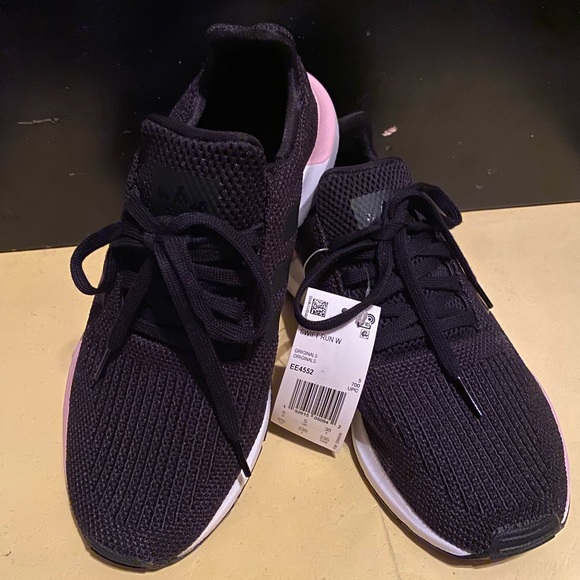 ee4552 adidas